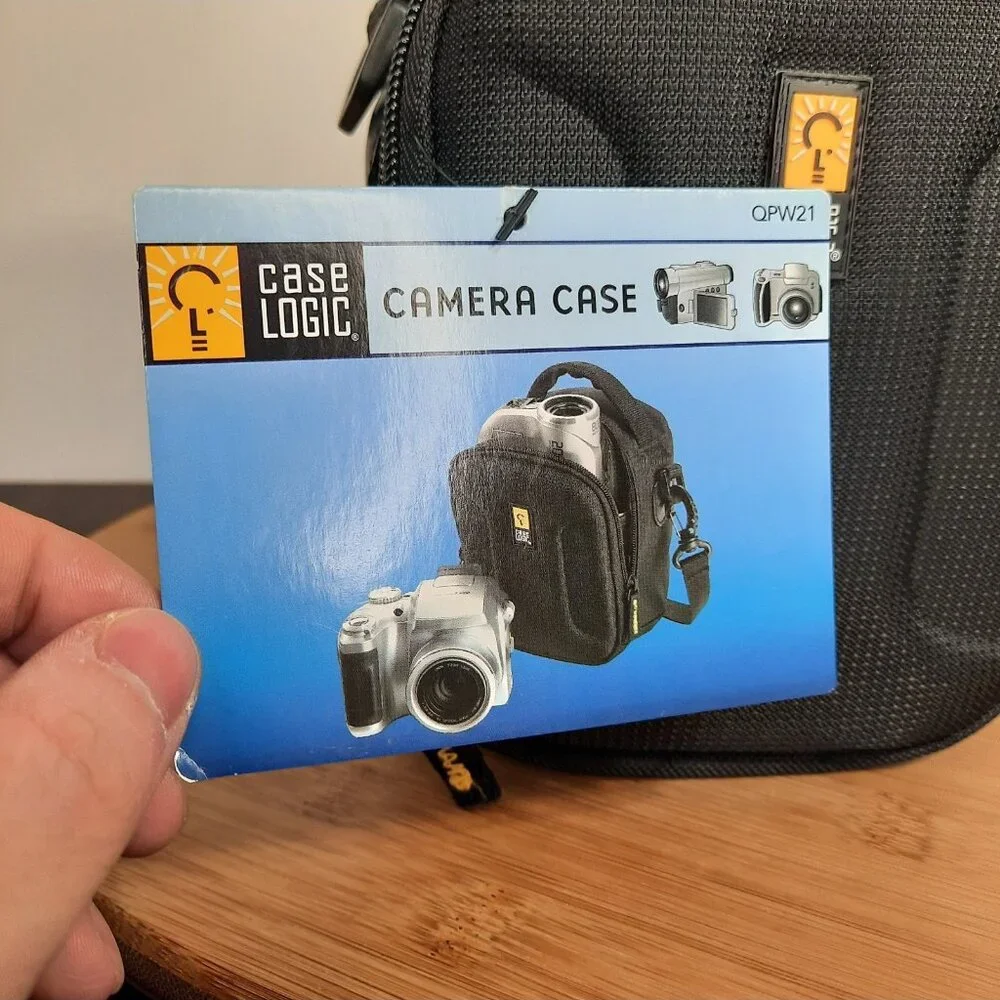 Case Logic Digital Camera Case Zipper Closure and Belt Loop 2006 NOS NEW
